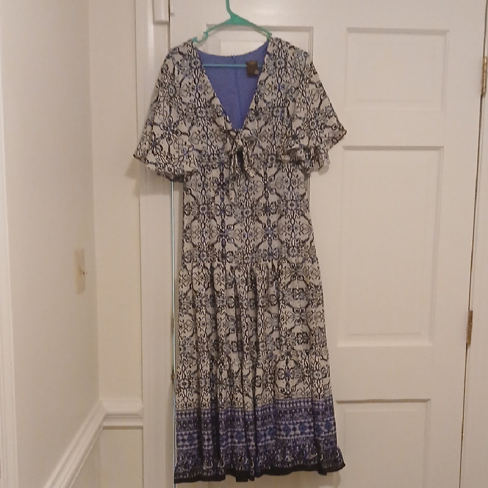 Taylor Blue and White Floral Maxi Dress